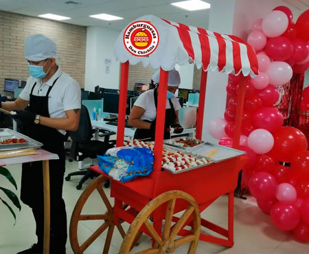 Carrito de pinchos de carne