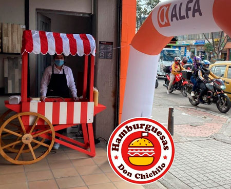 Carrito de perros y hamburguesas